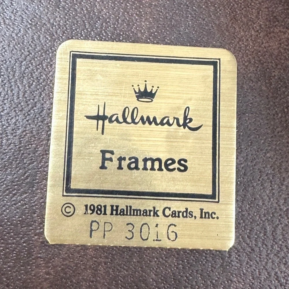 Vintage 1982 Hallmark Brown Faux Tortoiseshell Enamel Picture Frame 5 x 7 photo